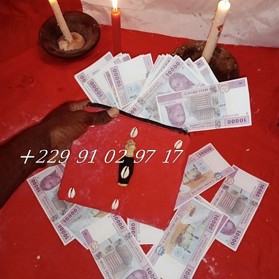 Le portefeuille magique est-il réel ? Qu'est ce qu'un portefeuille magique ? Quelles sont les conditions qui en découlent ? Les billets obtenus par le portefeuille magique sont-ils des vrais billets de banque et peuvent-ils s'utiliser comme les autre billets ?  Beaucoup de personnes se posent ces questions à propos du portefeuille magique encore appelé le bedou magique et malheureusement beaucoup se font souvent escroqué par des gens qui se disent des marabouts alors qu'ils ne savent pour la plupart rien de ce dont ils parlent. De nos jours, il est conseillé de faire très attention sur les réseaux sociaux car il y a très peu de vérité dans tout ce que les gens racontent.  Le portefeuille magique existe pour de vrai et cela depuis le temps de nos ancêtres et est la porte de la richesse et de la fortune et est donné par la haute volonté des divinités et par la divinité mère de la richesse qu'on appelle ''Vaudou Dan''. Le portefeuille magique permet à un Homme de posséder une grande fortune. Ce n'est pas une mauvaise chose si les conditions sont respectées.